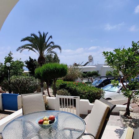 Lovely 1-Bedroom Unit @ Fabulous Location Paphos Bagian luar foto