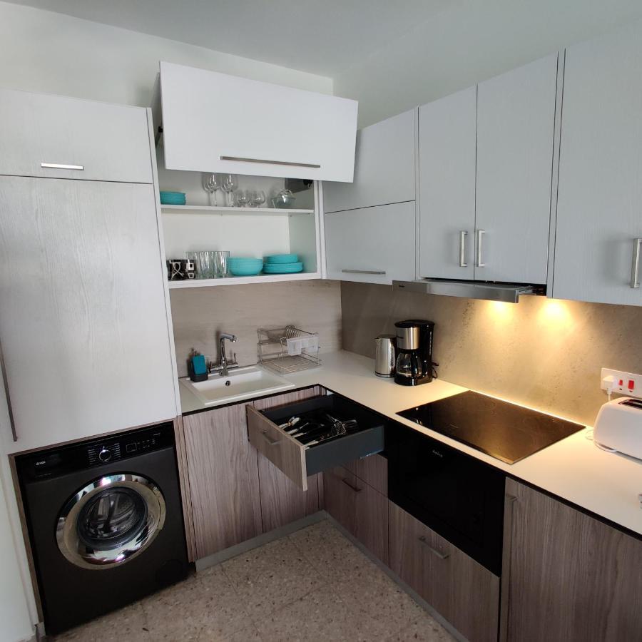 Lovely 1-Bedroom Unit @ Fabulous Location Paphos Bagian luar foto