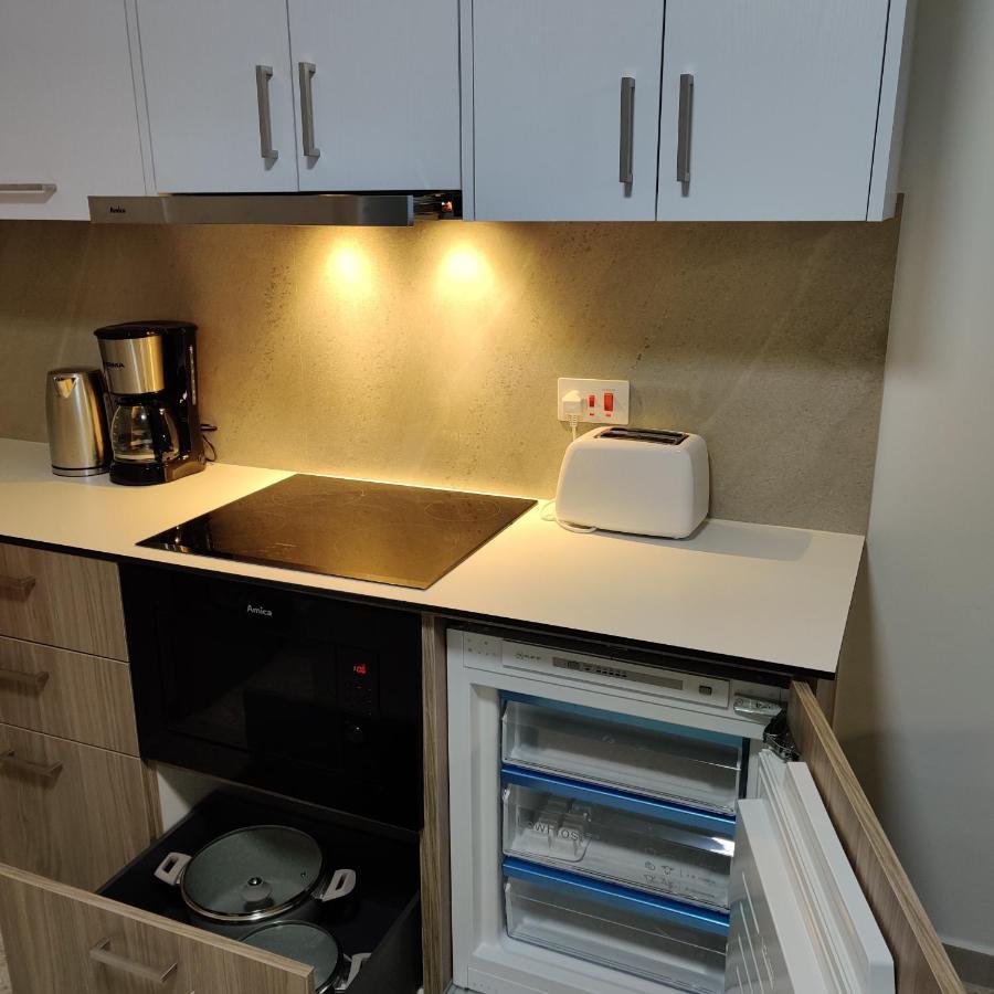 Lovely 1-Bedroom Unit @ Fabulous Location Paphos Bagian luar foto