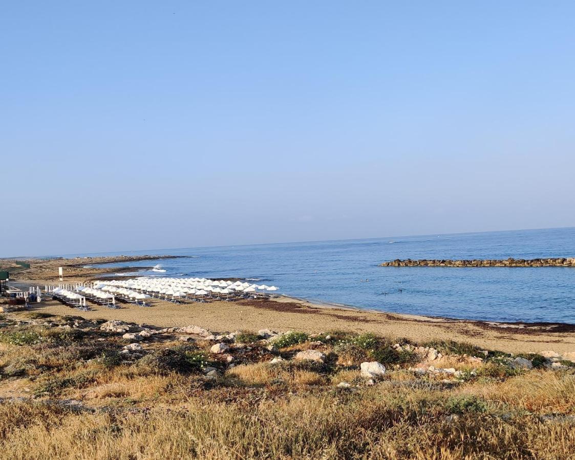 Lovely 1-Bedroom Unit @ Fabulous Location Paphos Bagian luar foto