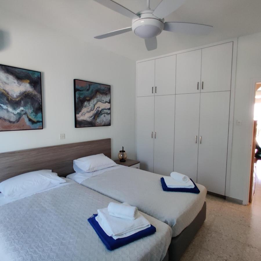 Lovely 1-Bedroom Unit @ Fabulous Location Paphos Bagian luar foto