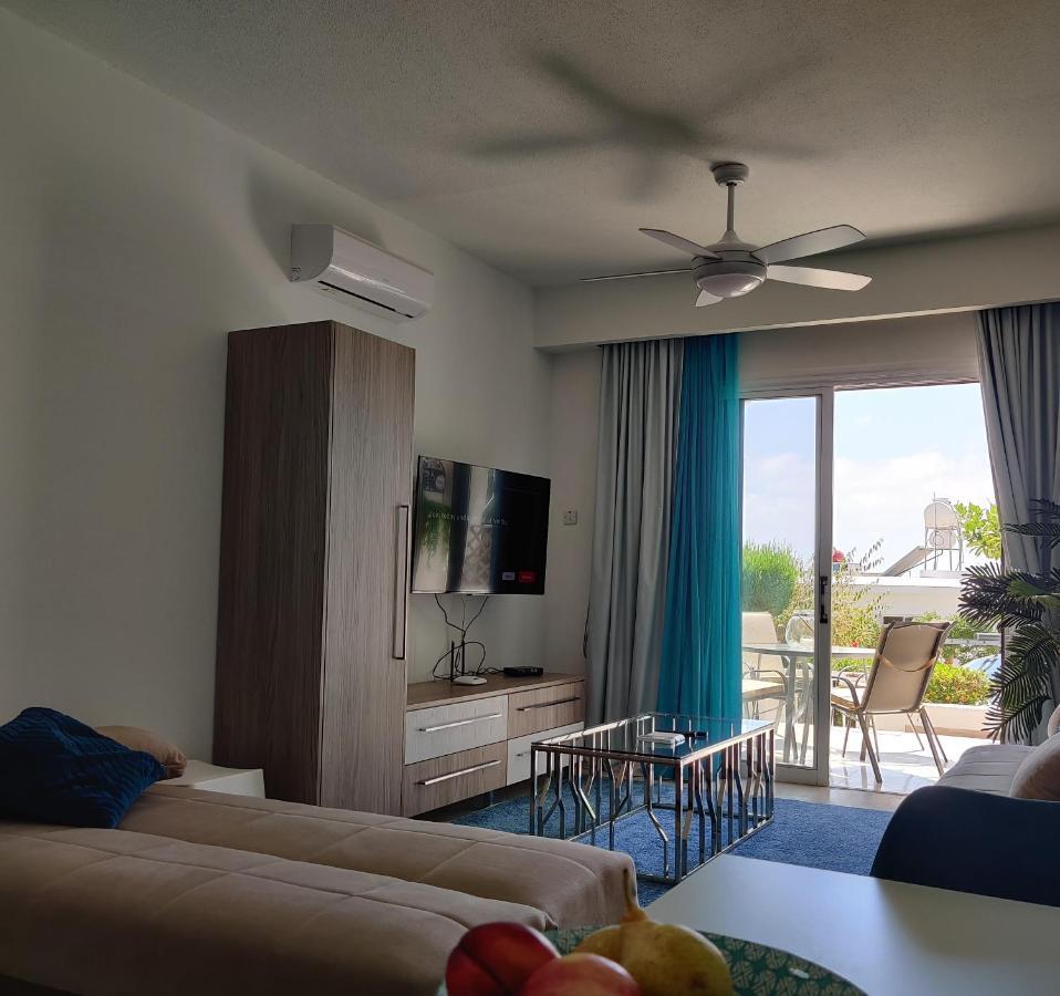 Lovely 1-Bedroom Unit @ Fabulous Location Paphos Bagian luar foto
